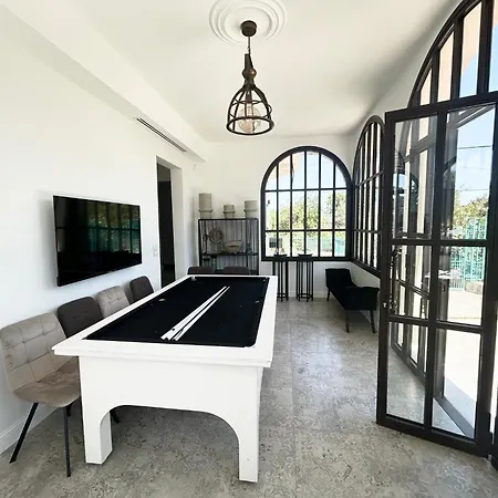Grand 4 Pieces Dans De Charme Renovee Proche Plages Et Centre D'antibes, Cote D'azur Appartement