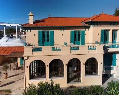 Grand 4 Pieces Dans De Charme Renovee Proche Plages Et Centre D'antibes, Cote D'azur Appartement