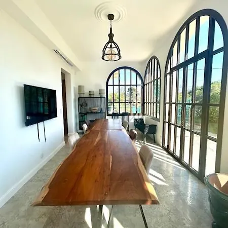 Grand 4 Pieces Dans De Charme Renovee Proche Plages Et Centre D'antibes, Cote D'azur Appartement *